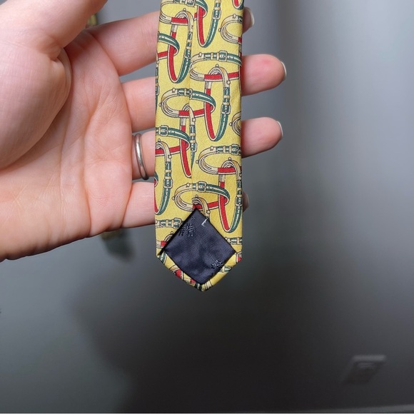 Brooks Brothers yellow & red bracelet print 100% silk career office neck tie - Picture 5 of 5